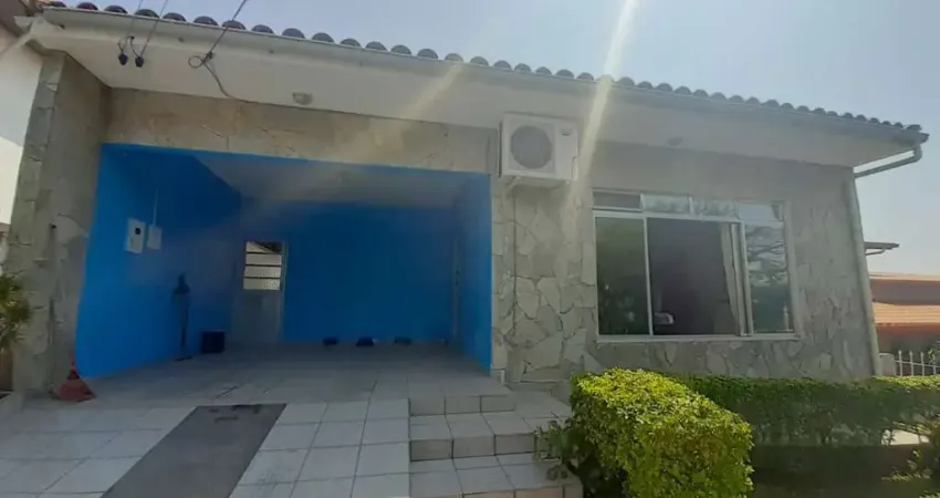 À venda | Vista Mar, 3 quartos, Edícula, 2 quartos e Churrasqueira - Estreito, em Florianópolis.
