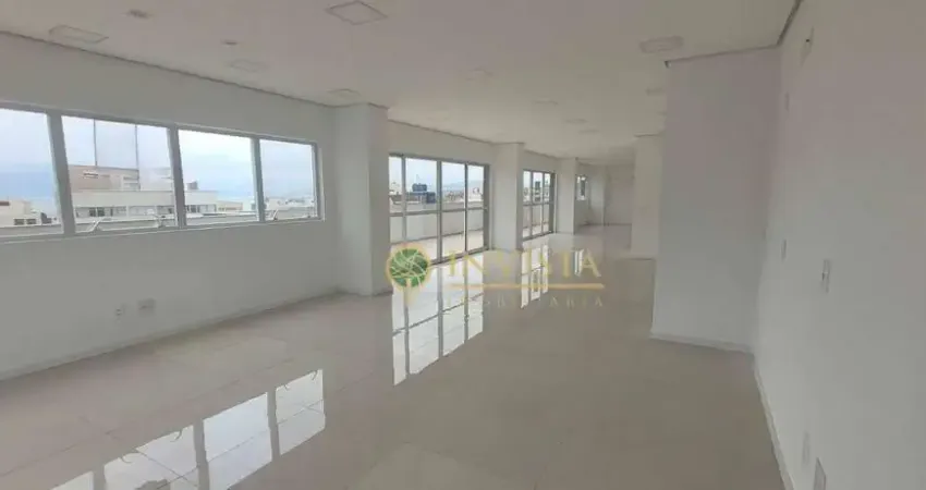 Andar/Sala comercial com vista mar e 2 vagas - Centro de Florianópolis.