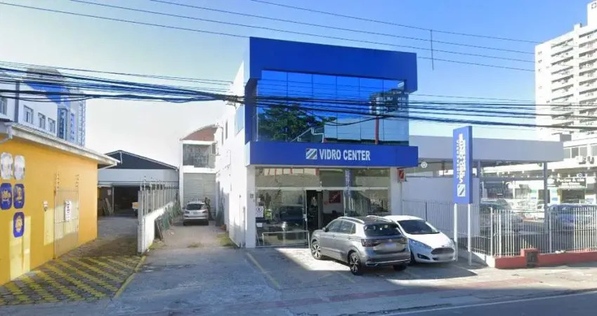 Loja comercial com 374m² à venda no Estreito.