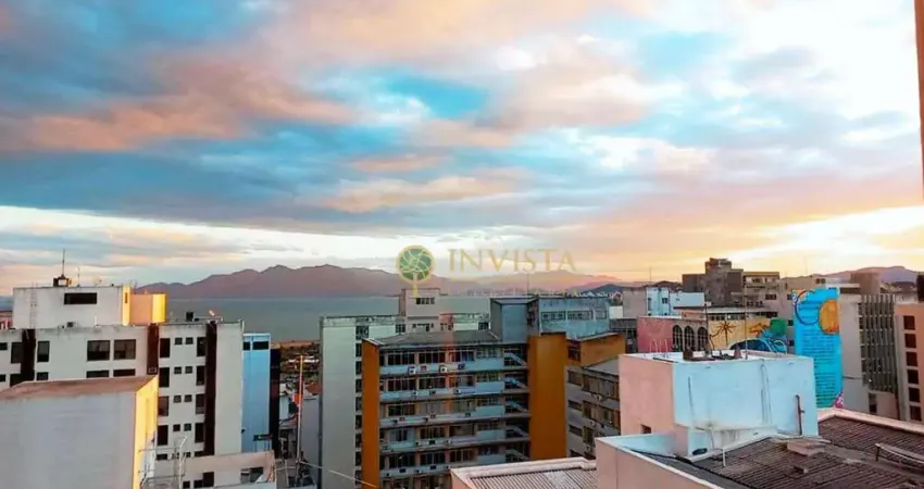 À venda no Centro de Florianópolis! Andar alto, vista Mar e localização privilegiada.