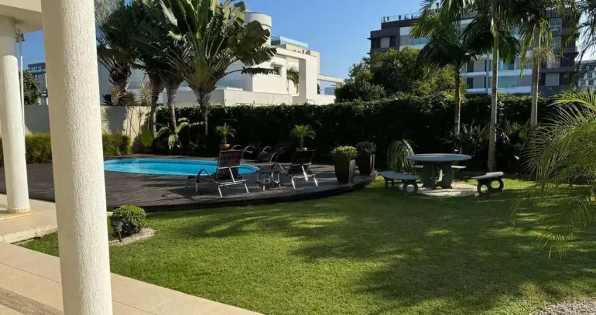 Locação! alto padrão com 5 suítes, piscina privativa e 6 vagas em jurerê internacioal.