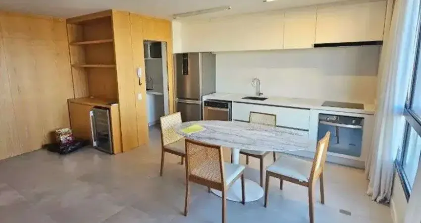 À venda próximo ao passeio pedra branca na palhoça! mobiliado, andar alto, 3 suítes e 2 vagas de garagem.