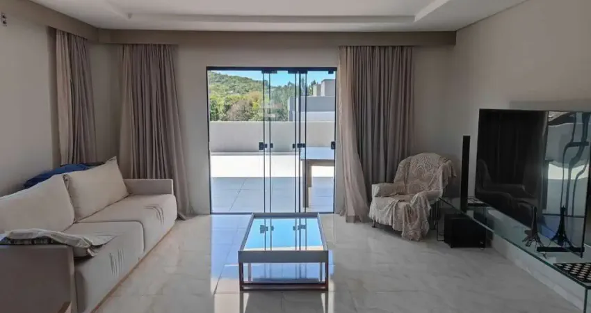 À venda | Terraço com Jacuzzi, 130 m², 3 quartos e 1 vaga de garagem - Praia do Campeche, em Florianópolis.