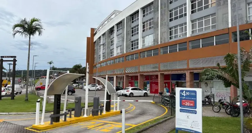 Loja comercial com 98m² privativos e 1 vaga de garagem - À venda em Forquilinha.