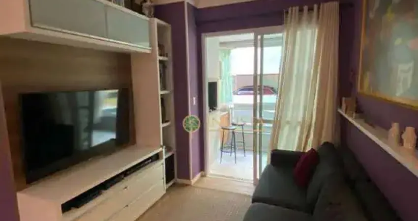 À venda no itacorubi! sacada, semi mobiliado, 2 quartos e 2 vagas de garagem.