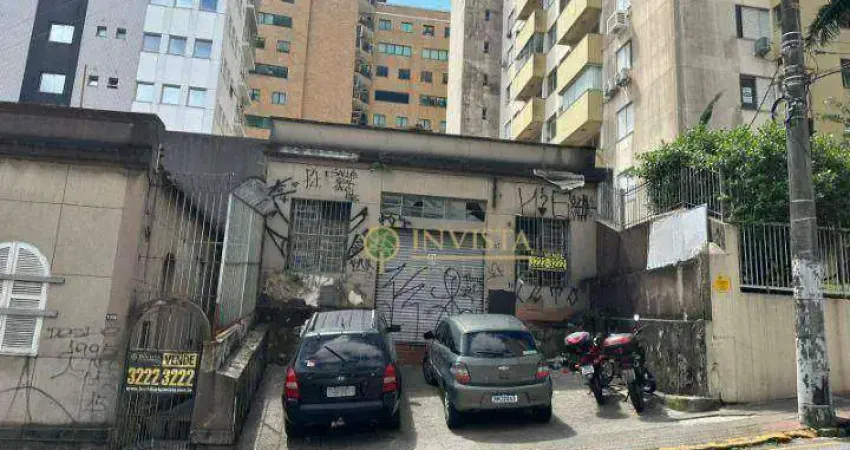 Galpão comercial para locação na rua padre roma, centro de florianópolis.