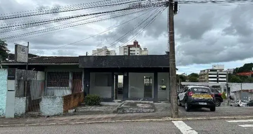 Casa comercial e residencial com 6 vagas - locação no bairro estreito!