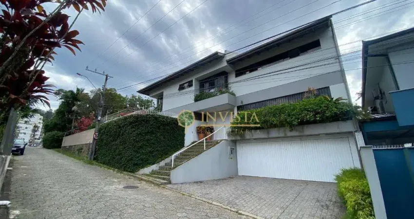 Alto padrão no bairro córrego grande, próximo a ufsc! 6 quartos, piscina privativa, hidromassagem, churrasqueira e 2 vagas de garagem - à venda