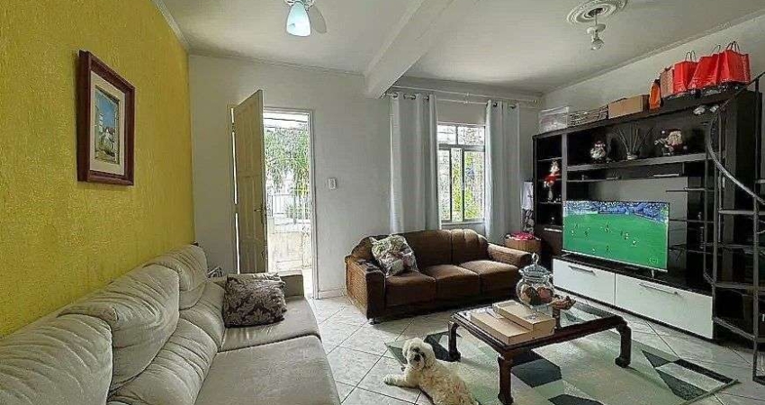 Casa com 93m² construídos, 3 quartos e 1 vaga de garagem - À venda no Centro de Florianópolis.
