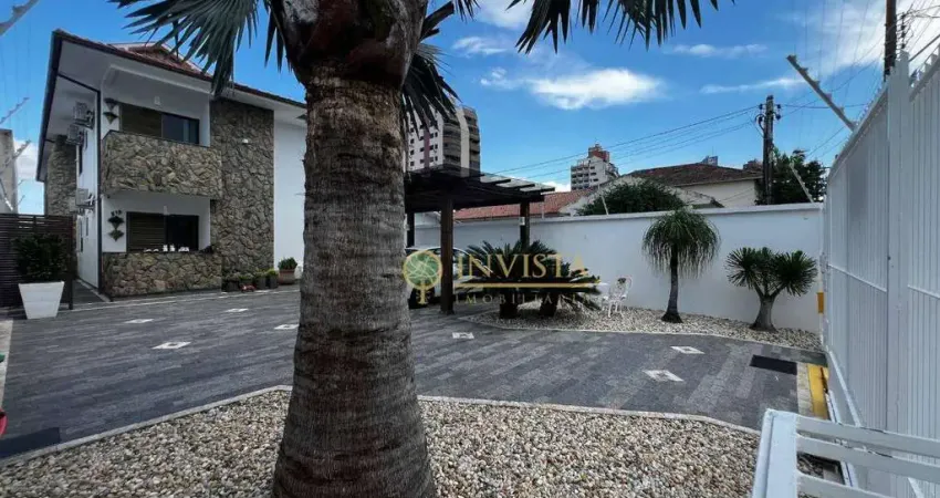 À venda | 400 m², Oportunidade para Investidores, 3 apartamentos, 10 vagas e espaço gourmet com churrasqueira.