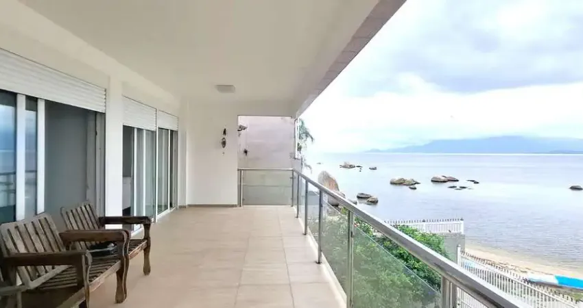 Locação no bairro Itaguaçu! Vista permanente para o Mar, 3 quartos e 5 vagas de garagem.