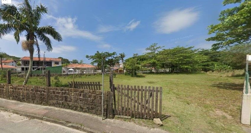 Terreno com 3421m² - À venda em Ponta das Canas.