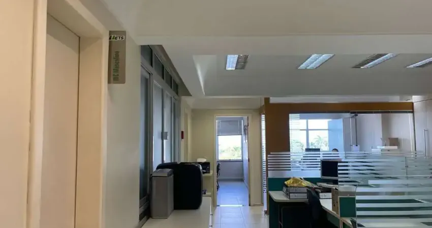 Sala comercial com 106m² - à venda no centro de florianópolis.