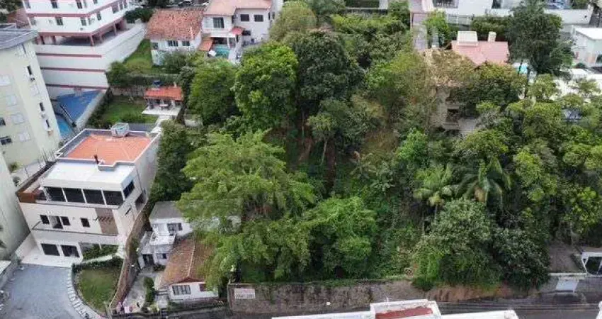 Terreno com 1.427m² - À venda em Coqueiros, Florianópolis.