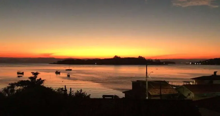 Terreno de 23.336 m² frente mar no ribeirão da ilha - à venda em florianópolis.