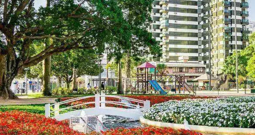 À venda no centro de florianópolis! 94 m², 3 quartos, sacada e 1 vaga de garagem.