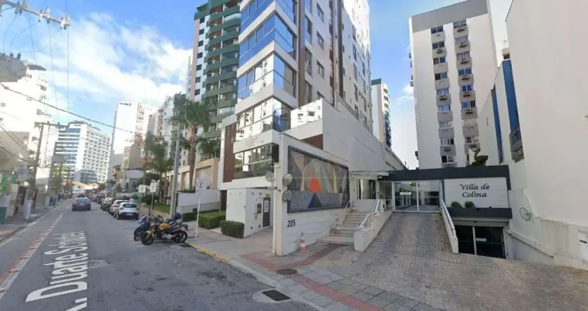 À venda no Centro de Florianópolis! 3 quartos e 1 vaga de garagem livre.