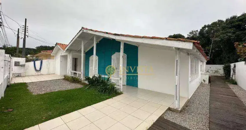 Casa à venda com 3 quartos, varanda gourmet com churrasqueira e 2 vagas de garagem - praia dos ingleses, em florianópolis.
