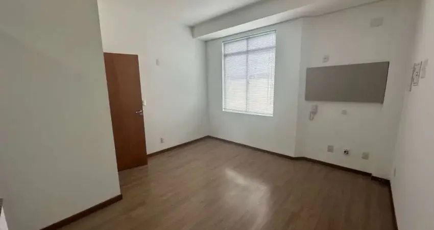 Sala comercial com 21m² - Locação no bairro Estreito.