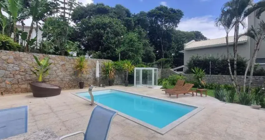 À venda em condomínio fechado! 4 quartos, piscina privativa, varanda gourmet e 360m².