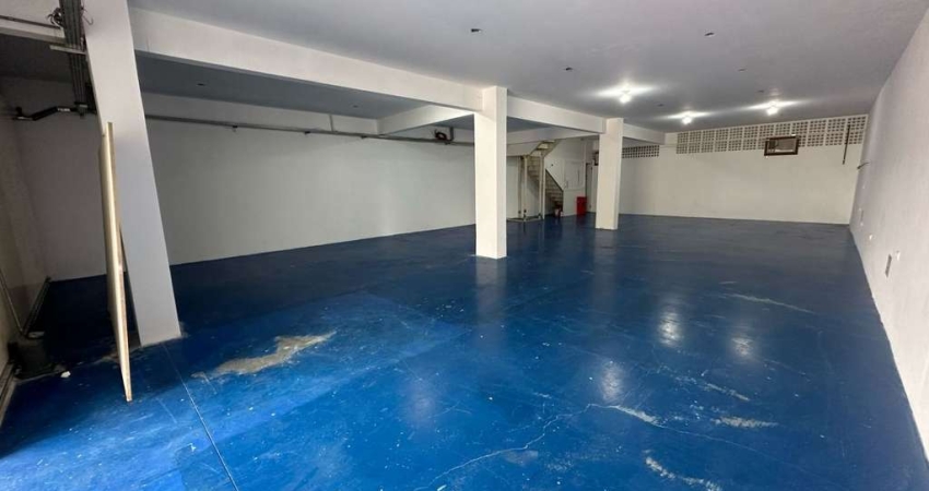 PARA LOCAÇÃO - 220m² de área privativa, 2 vagas de garagem no bairro Saco Grande