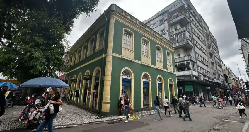 Loja comercial com 180m² - locação no centro de florianópolis.