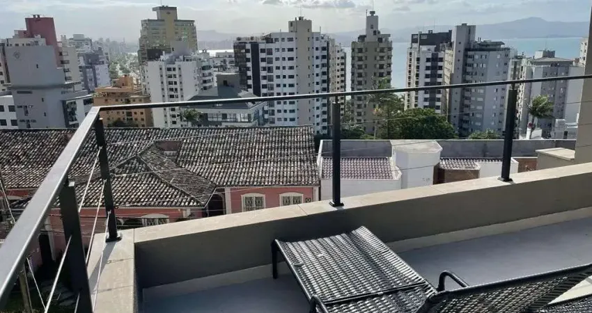 Casa com 3 quartos à venda, próxima ao beiramar shopping, 235 m², piscina e terraço com vista mar - centro, em florianópolis.