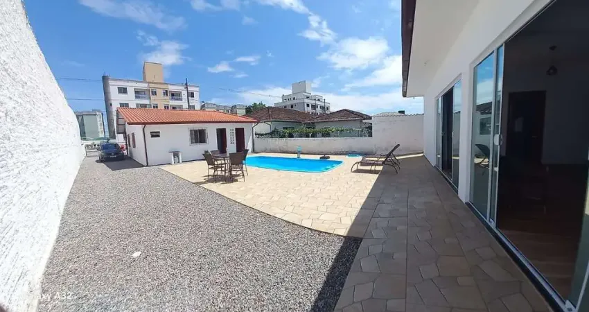 Casa com 3 quartos à venda na Rua Lupércio Domingos Espíndola, 152, Barra do Aririú, Palhoça