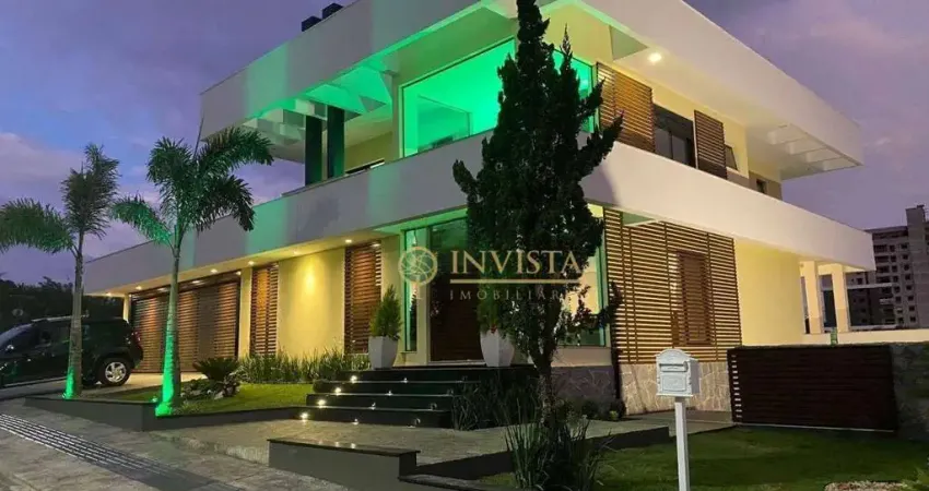 À venda no bairro pedra branca! alto padrão, 3 quartos, hidromassagem, piscina e 2 vagas de garagem.