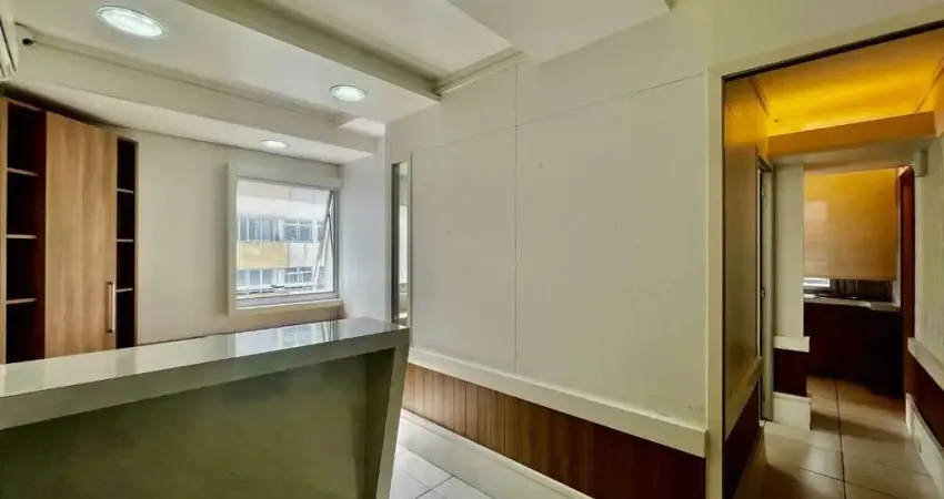 Sala comercial com vista Mar e 1 vaga de garagem - À venda em Florianópolis.