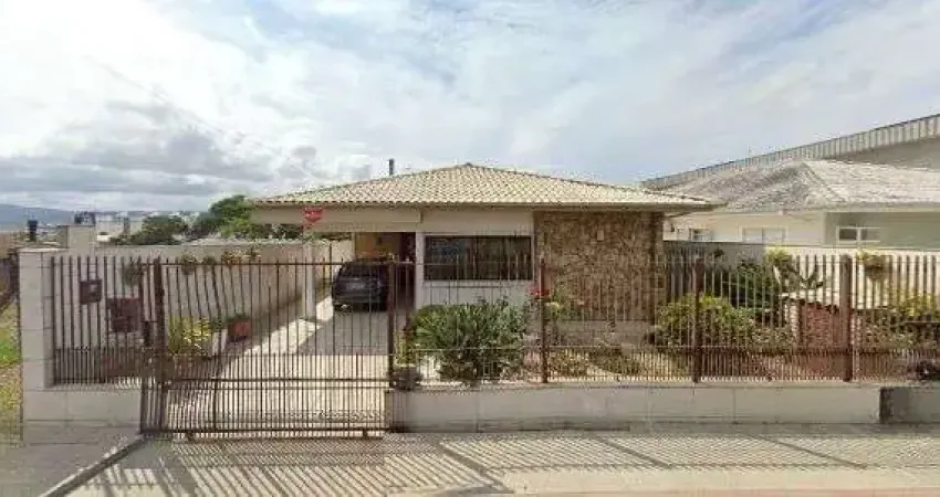 À venda | casa com 187m², churrasqueira, 3 quartos e 2 vagas de garagem - ipiranga, são josé.