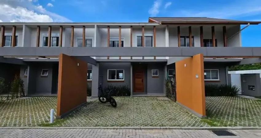 À venda | Condomínio Fechado, 3 quartos, 95m², Churrasqueira e 2 vagas de Garagem - Morro das Pedras, Florianópolis.