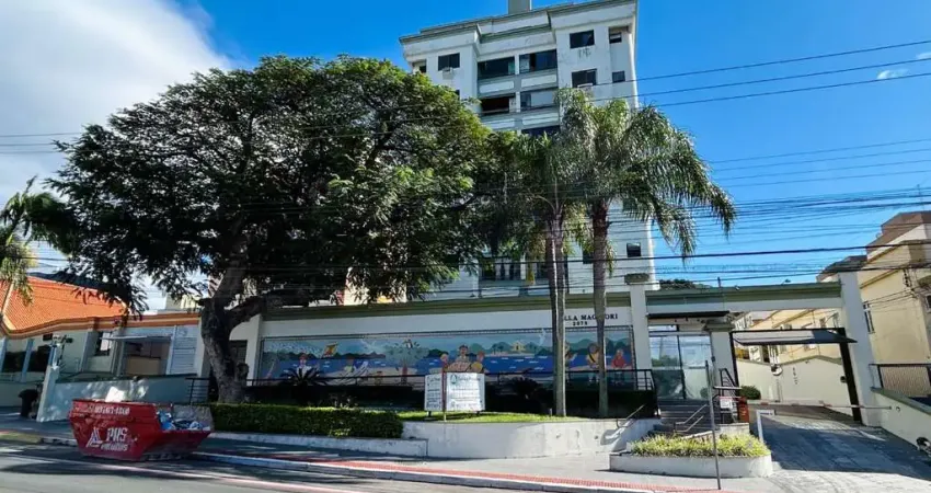 À venda | 3 quartos, 125 m², sacada com churrasqueira, sol da manhã e 2 vagas de garagem – Coqueiros, na charmosa rota gastronômica de Florianópolis