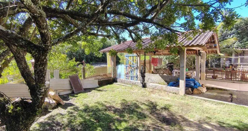 Exclusivo - Á venda em Sambaqui | 499 m², 3 quartos e 2 vagas de garagem.