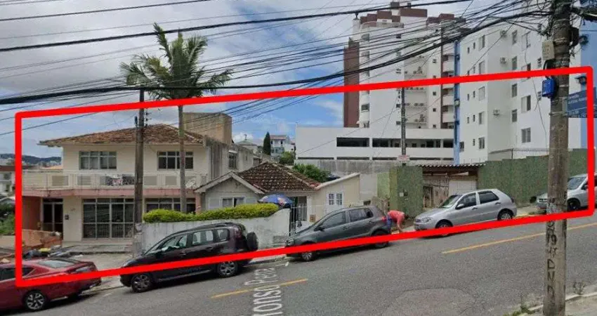 Terreno de 1.386,39m² para construção de condomínio residencial multifamiliar no estreito - à venda em florianópolis