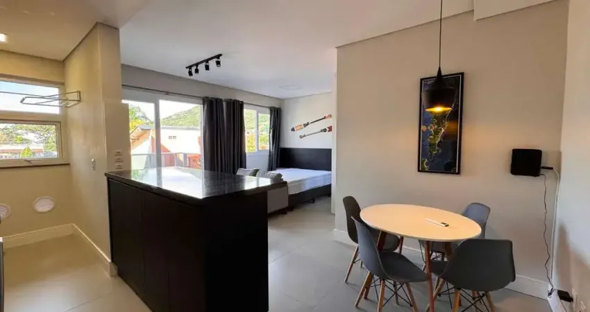 À venda | 42 m², sacada com churrasqueira, mobiliado e 1 vaga de garagem - Ribeirão da Ilha, em Florianópolis.