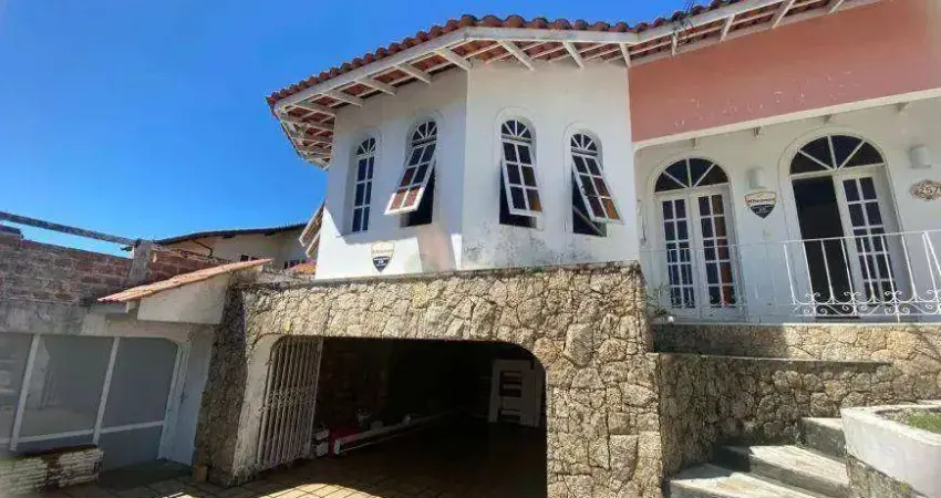 À venda | 419 m², 3 quartos, varanda e 3 vagas de garagem - agronômica, em florianópolis.