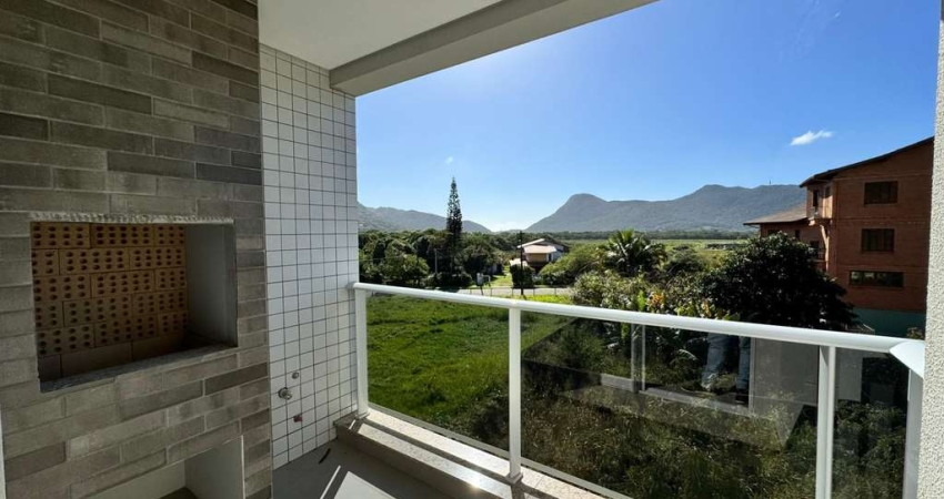 À venda | 48 m², sacada com churrasqueira, 2 quartos e 1 vaga de garagem - Praia dos Açores, em Florianópolis.