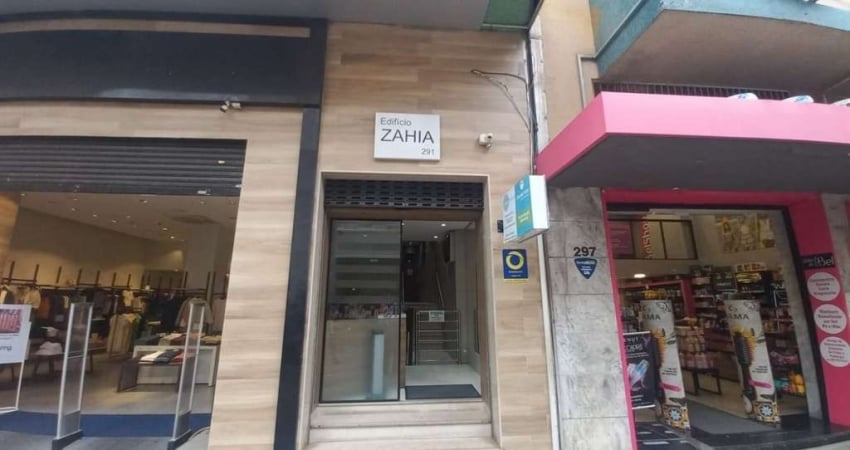 Locação | Sala Comercial com 212 m² em Andar Alto - Centro, em Florianópolis.