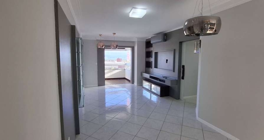 Locação | 79 m², Sacada com churrasqueira, Mobiliado, 3 quartos e 3 vagas de garagem - Saco Grande, em Florianópolis.