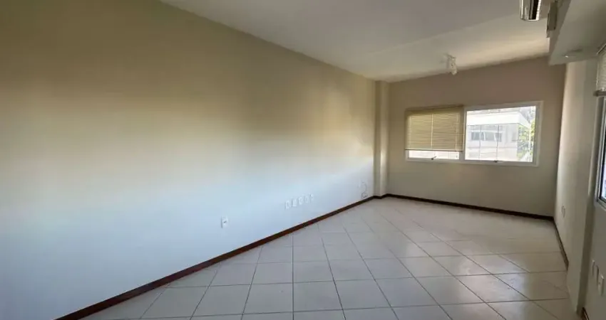 À venda | Sala Comercial com 30 m² - Trindade, Florianópolis.