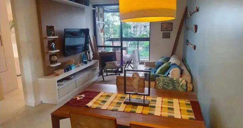 À venda | 75 m², Sacada com churrasqueira, 2 quartos e 1 vaga - Praia Brava, em Florianópolis.