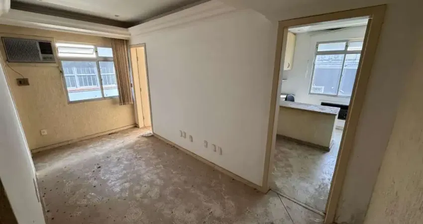 À venda |  65 m², 3 salas em conjuntos e 2 banheiros - Centro, em Florianópolis.
