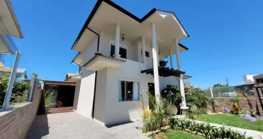 À venda | 200 m², Alto Padrão, 3 quartos, 3 vagas e área Gourmet - Campeche, em Florianópolis.