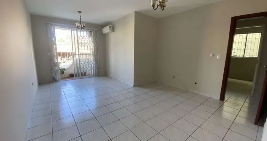 À venda | 87 m², Sacada, Semi mobiliado, 3 quartos e 1 vaga - Estreito, em Florianópolis.
