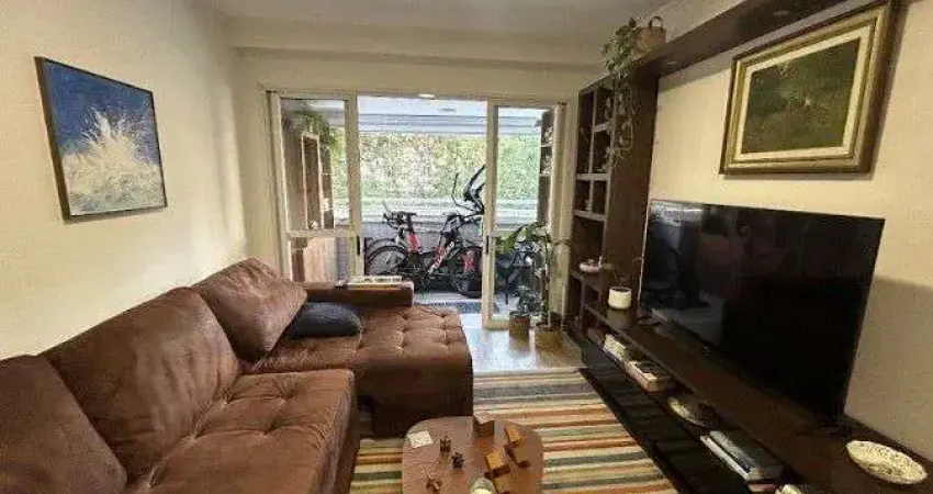 À venda | 126 m², sacada, 3 quartos, mobiliado e 1 vaga - próximo ao colégio catarinense, a 1 quadra da av. beira mar norte, em florianópolis.