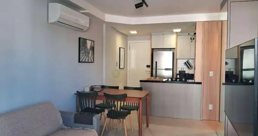 À venda | studio de 43 m², sacada, vista mar e 1 vaga - estreito, florianópolis.