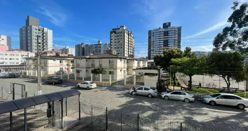 Apartamento com 2 quartos à venda em São José, Semi Mobiliado e com Sol da Tarde.