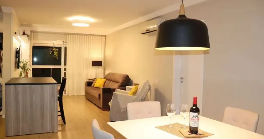 Locação | 120 m², mobiliado, sacada com churrasqueira, 3 quartos e 2 vagas - praia do novo campeche, em florianópolis.