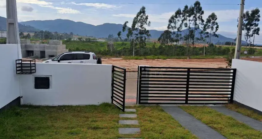 À venda | sobrado de 75 m², 2 quartos (ambos suítes) e 2 vagas - areias de baixo, em governador celso ramos.